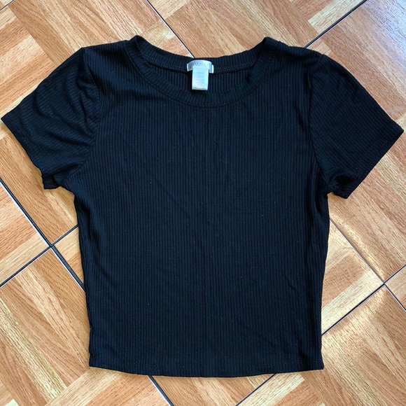 Donated Cropped Crew Neck Tee {Bozzolo} - NWOT - Picture 1 of 7